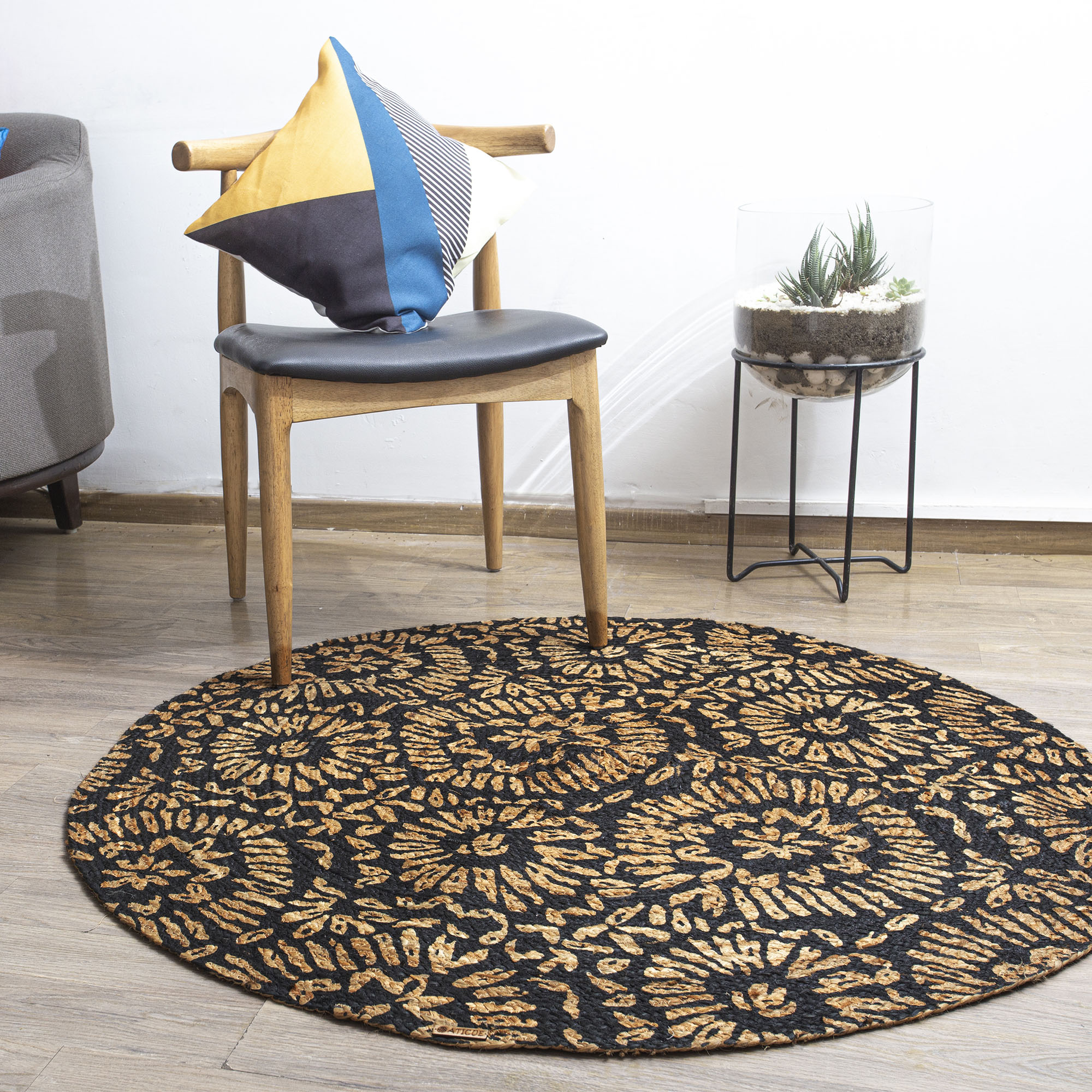 Handcrafted Jute Rug for Home (120 cm) - Natural Round Rug for